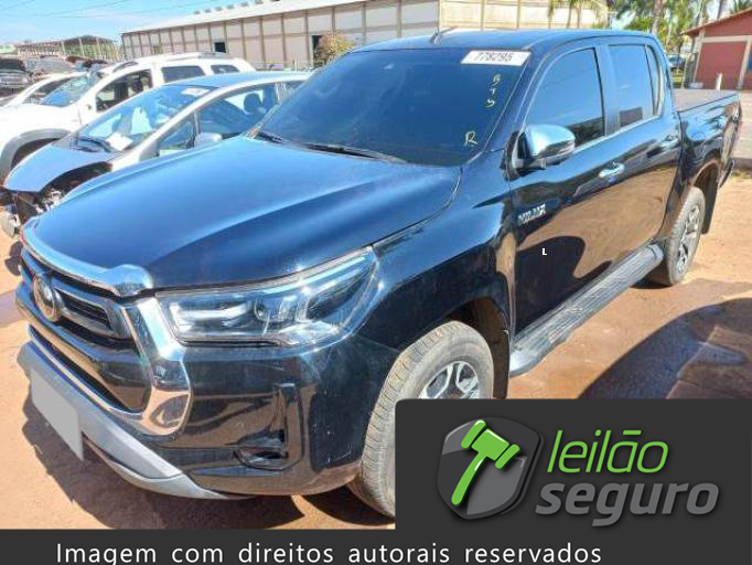 TOYOTA HILUX CD SRX 2.8 D-4D TURBO